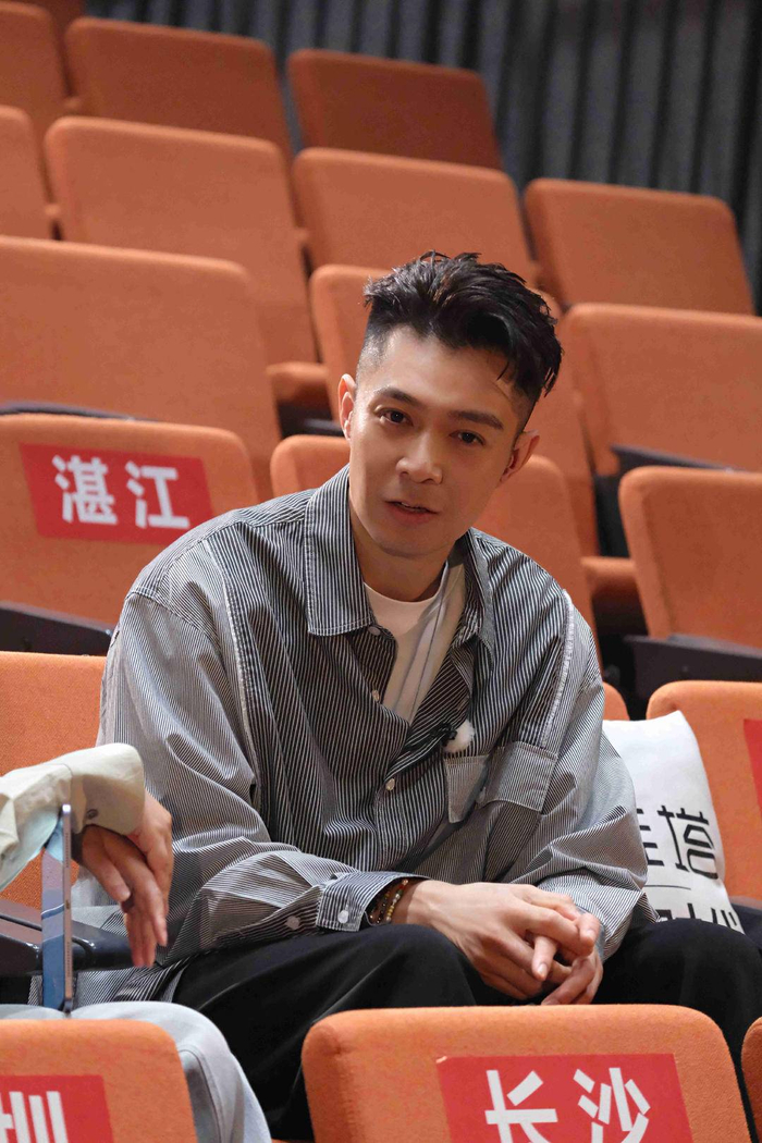 周柏豪走进《背后》:北上追梦,家人是底线和动力