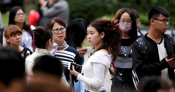 十年产生了1亿剩女！被毒鸡汤耽误的社会底层女性，该何去何从？