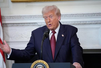 没了“股神”佩洛西，还有“股神”特朗普