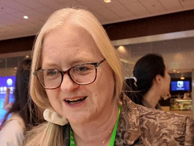 法兰克福大学孔子学院的外方院长王魏萌。(视频截图)