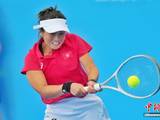 全运会网球女子单打：香港队选手王康怡2比1逆转对手取得两连胜