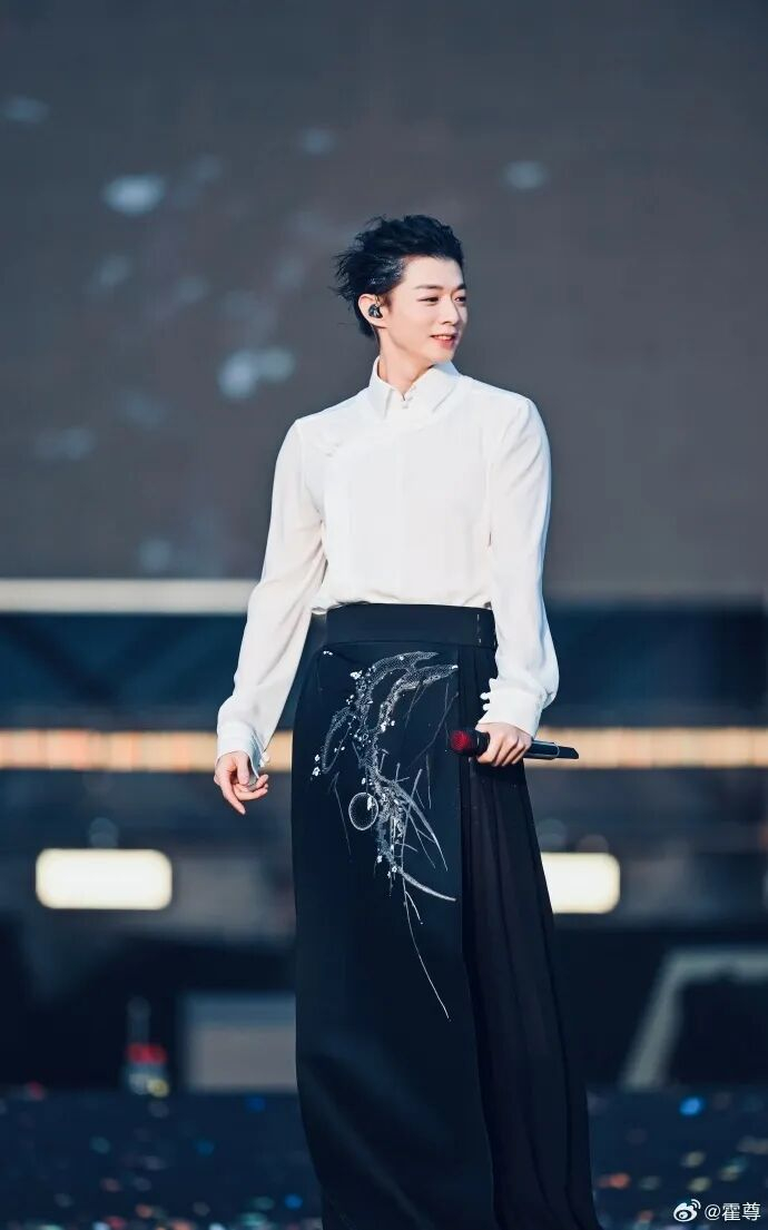 来源：综合封面新闻、澎湃新闻、九派新闻