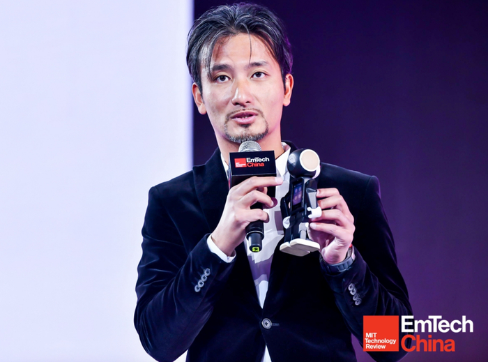 图丨高桥智隆参加 EmTech China 全球新兴科技峰会做主题报告（来源：DeepTech）