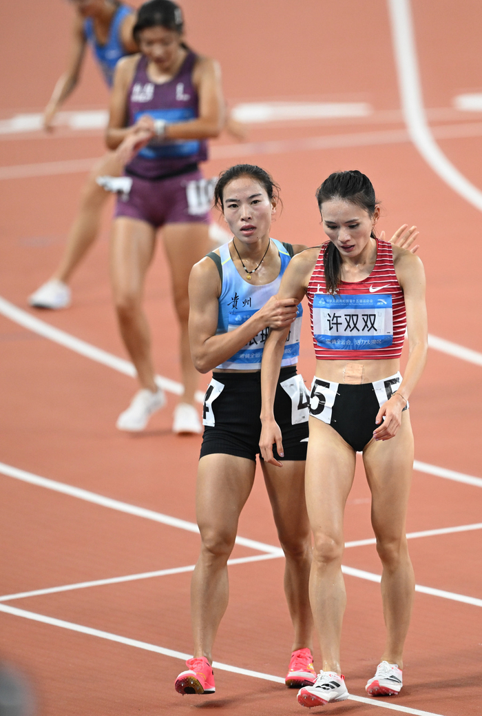 许双双收获3000米障碍银牌。