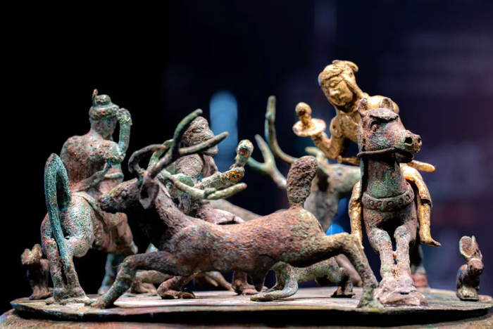 西汉·叠鼓形狩猎场面铜贮贝器（局部） 云南昆明晋宁石寨山71号墓出土 云南省博物馆藏