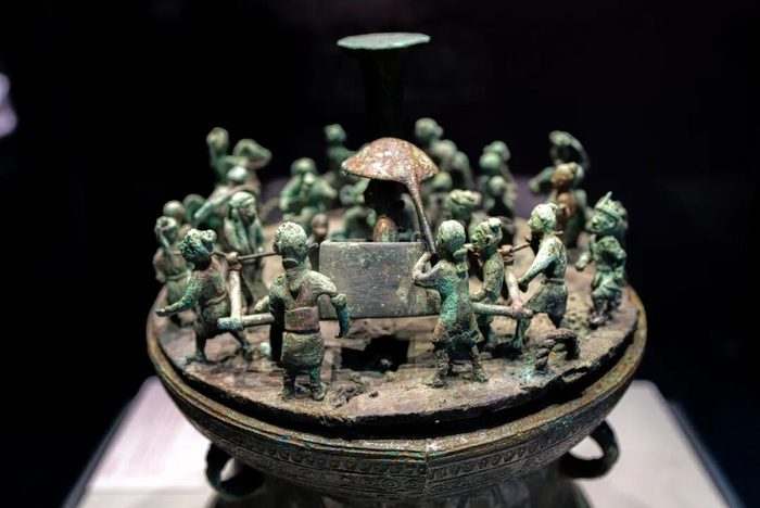 西汉·祭祀场面铜贮贝器（局部） 云南玉溪江川李家山69号墓出土 云南省博物馆藏