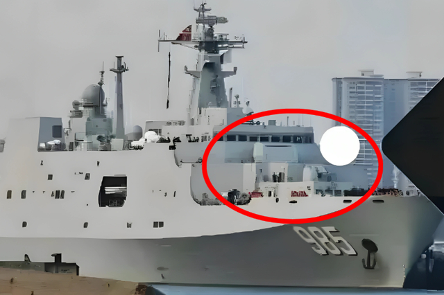 中国第二艘071型船坞登陆舰祁连山号加装激光武器,信号强烈|无人机|激光武器|祁连山|中国|071型船坞登陆舰_新浪新闻