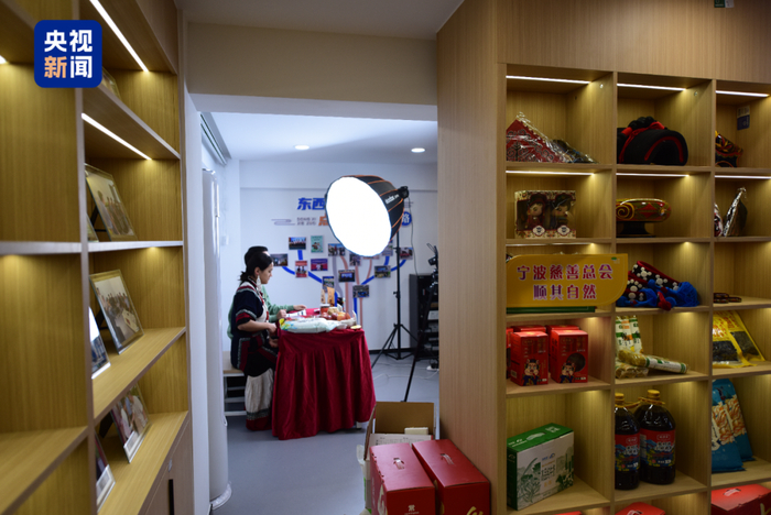 △“顺其自然”善款受益对象许苑已成为一名主播。