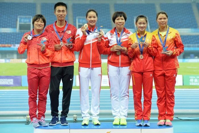 天津全运会上，田玉梅教练就曾陪着韦永丽站上女子百米最高领奖台。