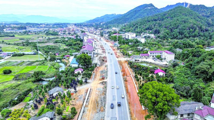 拓宽路面、建跨线立交桥……开辟20余个作业面同步推进