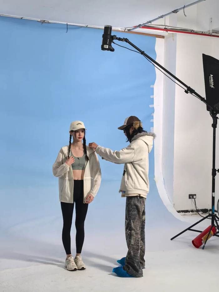 ▲接到服装品牌搭配工作的安。图 / 访谈者提供