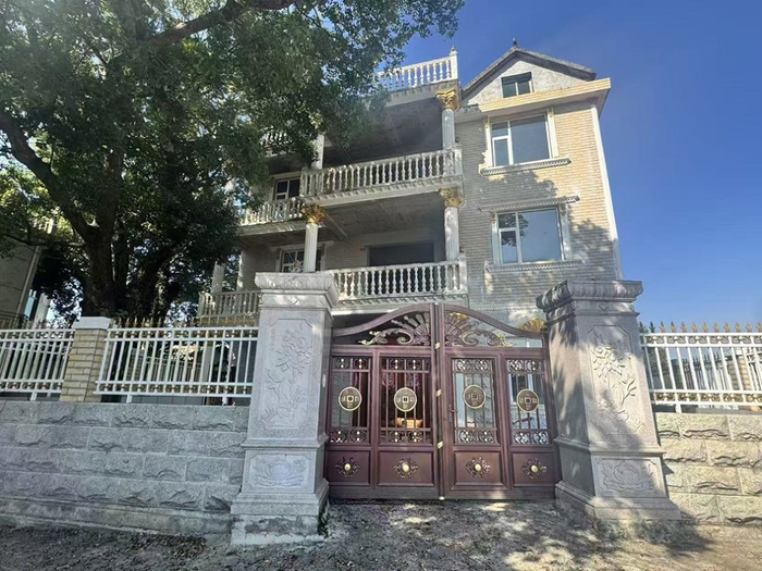 “博导”郭伟的双面人生：江西小镇高中毕业，村里不确定其是否上过大学