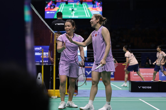 陈清晨和贾一凡携手走过了许多难关。