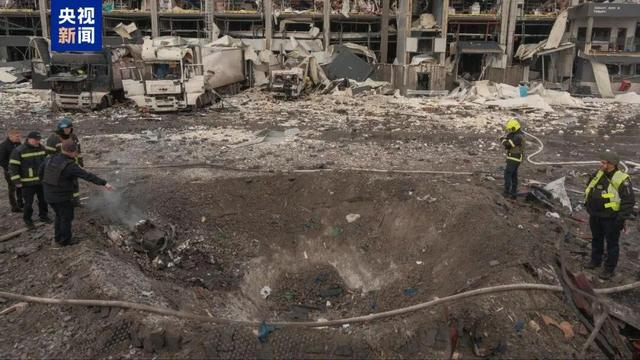 基辅市斯维亚托申斯基区遭袭 央视新闻客户端报道配图