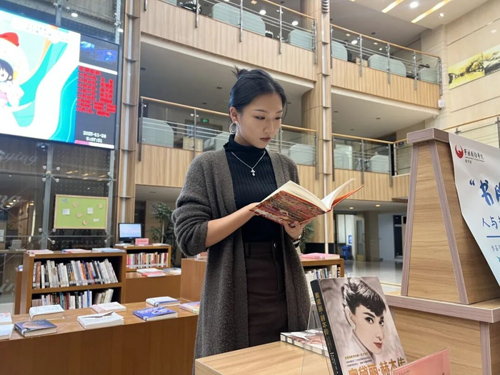 沈音孜在学校。记者 张培坚 摄