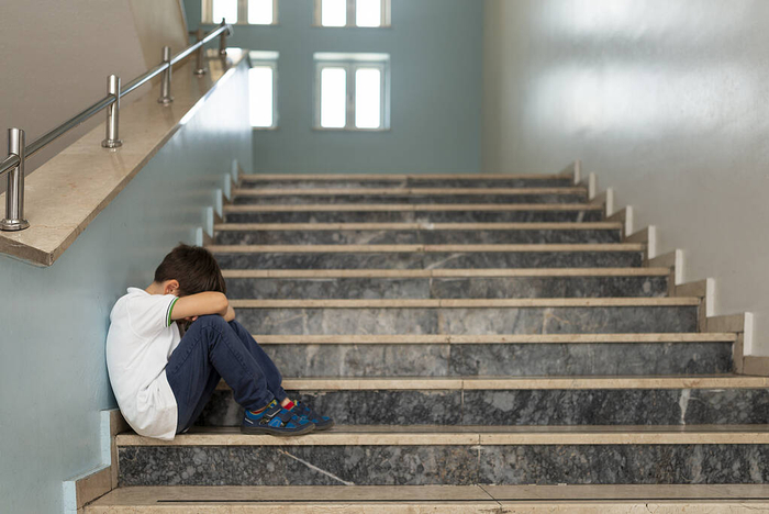 闪电心灵愈站丨让孩子从沉默中读懂你的意思：智慧沟通的无声力量