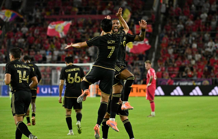 FC2模版透明代码如何使用 QQ空间模版透明代码怎么弄