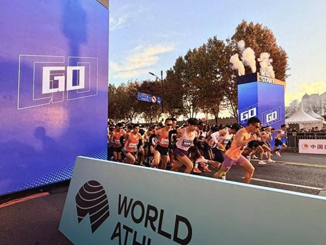 上海马拉松再度启幕。 澎湃新闻记者 马作宇 图