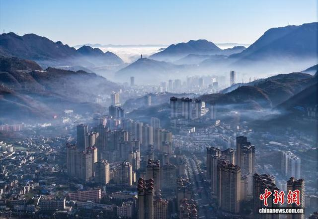 航拍贵州省毕节市赫章县城云海景观。陈春志 摄