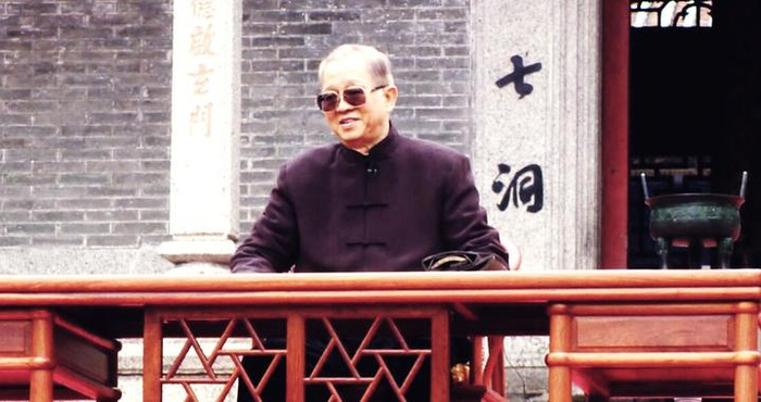 判断一个人的家教好不好，看家里这个人就知道了……