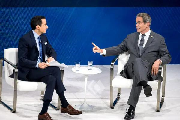  当地时间12月3日，美国财政部长贝森特参加“交易录峰会” 《纽约时报》