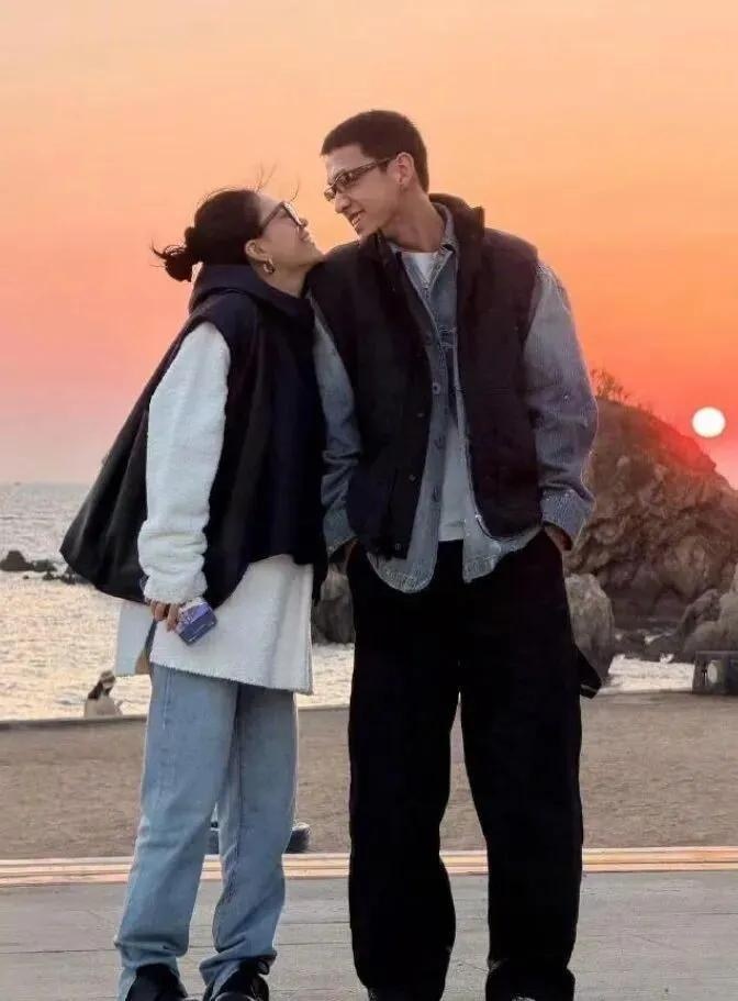 35岁女歌手回应新恋情!此前官宣离婚|李嘉格|车澈|男性|胖虎|二胎_新浪新闻