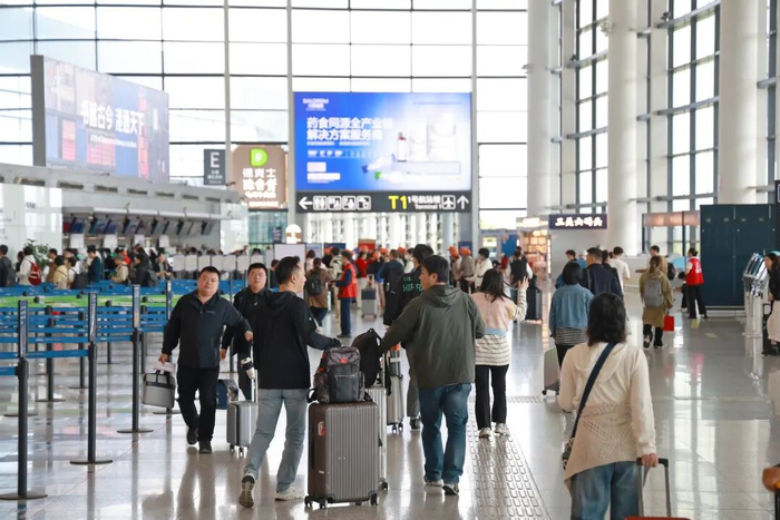 宁波机场T2航站楼旅客。宁波机场集团供图