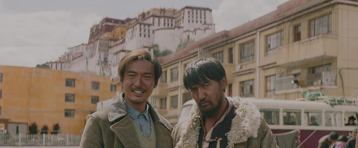 《回西藏》中的宋洋和金巴