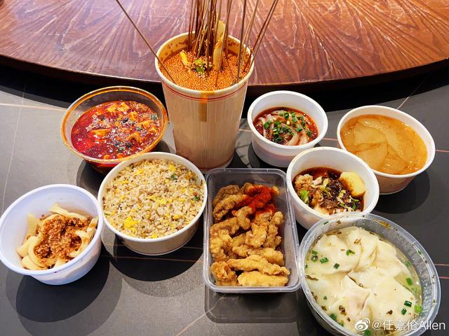 任嘉伦晒美食，依然喜欢吃蛋炒饭和馄饨。图源任嘉伦社交媒体。