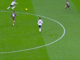自铲自销，西蒙斯中场抢断后长途奔袭一条龙破门
