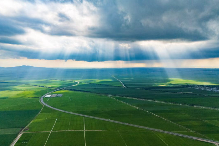 从“十五五”规划建议看行稳致远的中国