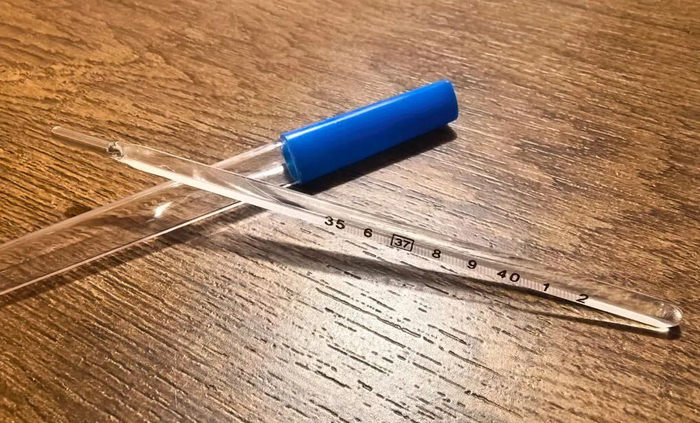 图为家用水银体温计。新华社记者 余佩璇 摄