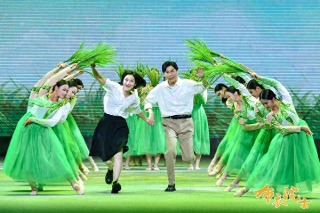 舞台剧《布衣院士》剧照。主办方供图