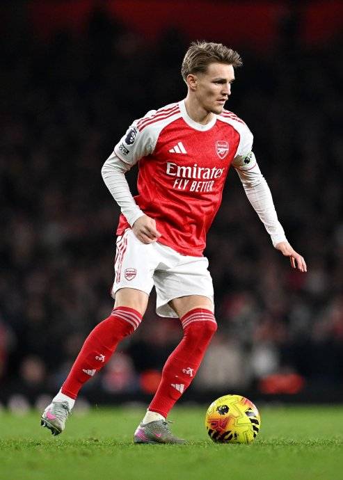 球迷热情高涨共襄城市足球盛事