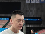杨鸣指导赛前接受采访表示:球队前两场比赛每一名球员对自己的定位比较准确
