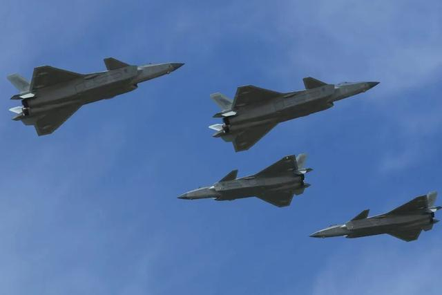 2025空军航空开放活动和长春航空展亮相的飞机。 新华社 图