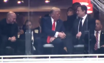 目标明年中期选举，马斯克已“坚定地重回共和党阵营”