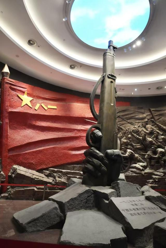 南昌八一起义纪念馆里的雕塑。澎湃新闻记者 王洛伊 图