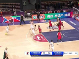 广东男篮vs龙狮男篮德比战火点燃，胡明轩徐杰带伤拼抢