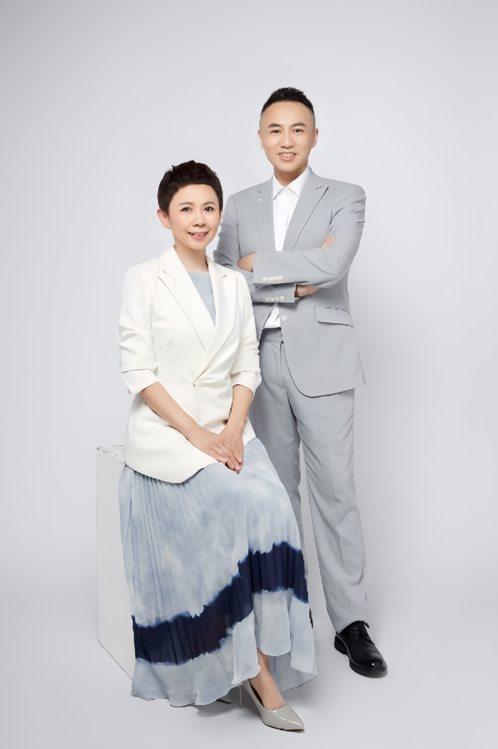 安利创业者王馨禾（左）和肖子程（右）