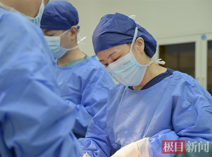 先天肠道发育异常，早产出生全身黑紫！“奇迹宝宝”连闯数关，平安重回妈妈怀抱