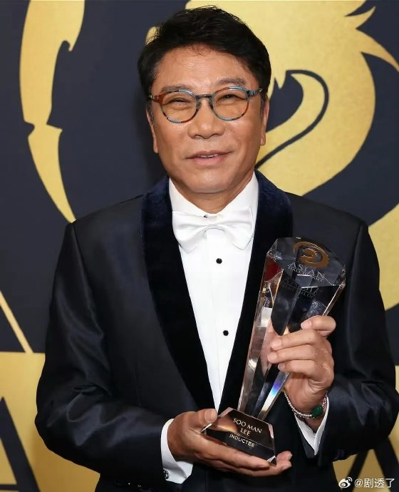 李秀满为a2omay打造公主房派对,周年庆全程陪练