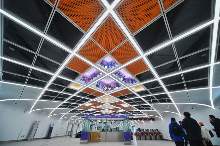 18号线的特色藻井。新京报记者 陶冉 摄