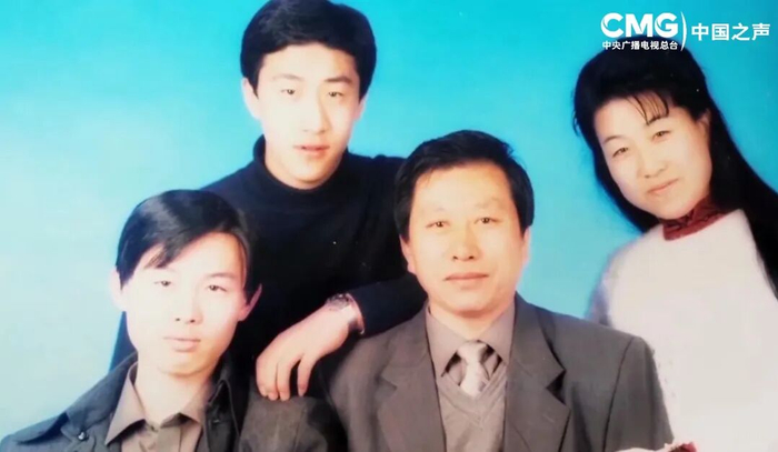 夏占海一家合影