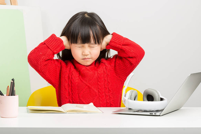 闪电心灵愈站丨父母该如何帮孩子做好情绪的主人？ 心理专家教你三招