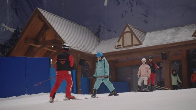 上海耀雪冰雪世界增加新手小白滑雪道。 耀雪冰雪世界供图