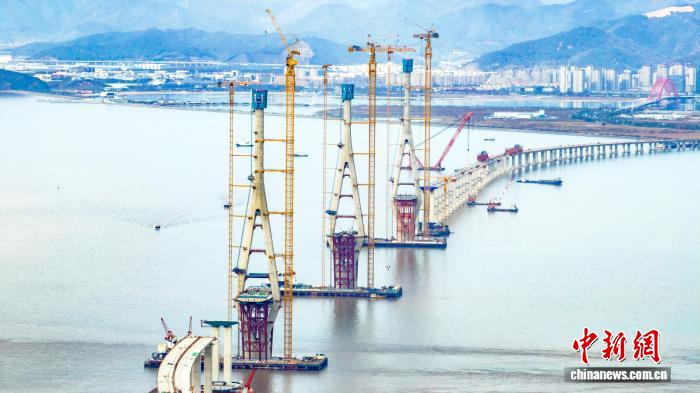 大型龙门铣床怎找基准（浙江舟山：青龙门特大桥双主塔成功封顶）大龙门铣床，快来看，