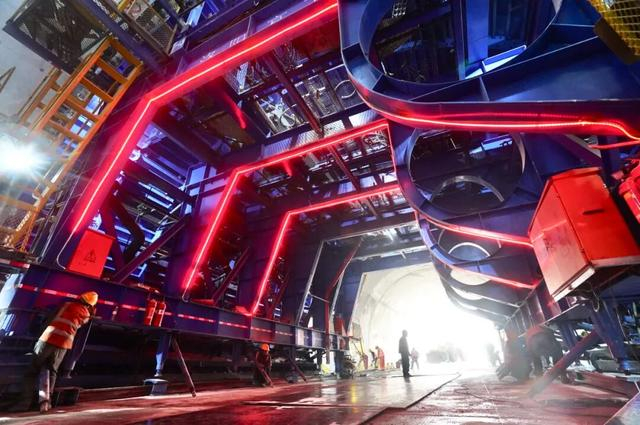 京西房山108新线高速公路有效提高西部山区的抗灾能力与路网韧性，深入推进京津冀协同发展交通一体化。程功摄