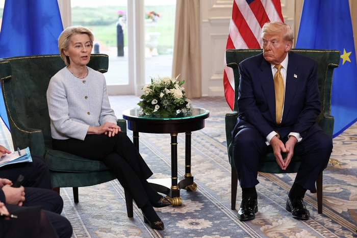 7月27日，冯德莱恩和特朗普在苏格兰会晤 IC photo