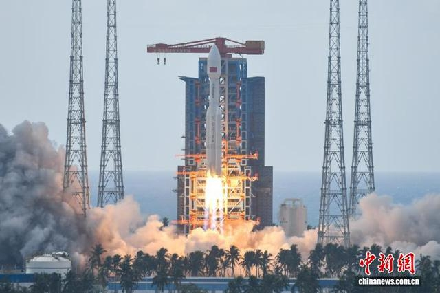 10月16日，长征系列运载火箭第600次发射取得圆满成功。中新社记者 骆云飞 摄